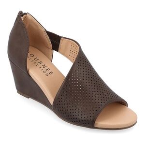 Journee Aretha Perforated Women's Wedges, Brown